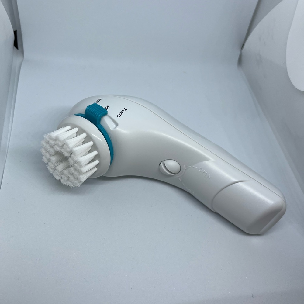 BeautiControl Professional Skin Care Tool Exfoliating Buffer with Brush Set NEW